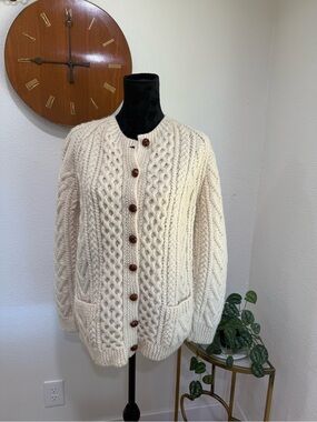 Vintage Gaeltarra Irish Aran Hand Knit 100% Wool Cardigan Sweater 40